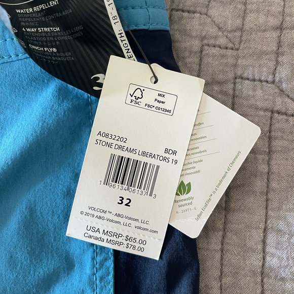 Volcom Board Shorts - Picture 4 of 4